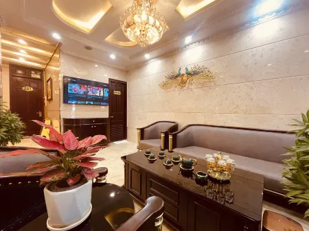 MAJESTIK HOTEL Отели рядом с достопримечательностью «Hanoi University of Natural Resources and Environment»