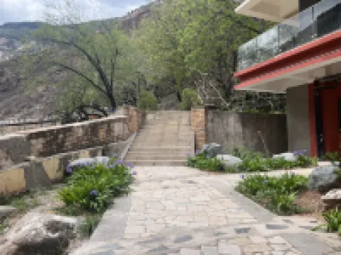 Wan Hui Inter-Provincial Hot Spring Hotel (Mangchang Branch) Hotels in Markam