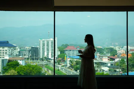 Khum Phucome Hotel Отели рядом с достопримечательностью «Ват Пратхат Дой Сутхеп»