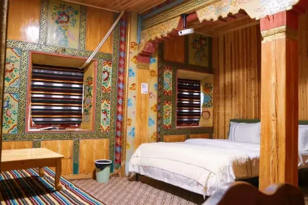 Litang Xuntang Courtyard