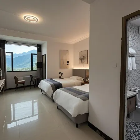 Bama Sea of Flowers Wellness Apartment (Bama Baimo Cave Scenic Area)