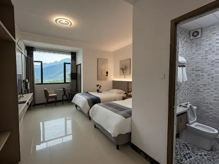 Bama Sea of Flowers Wellness Apartment (Bama Baimo Cave Scenic Area)