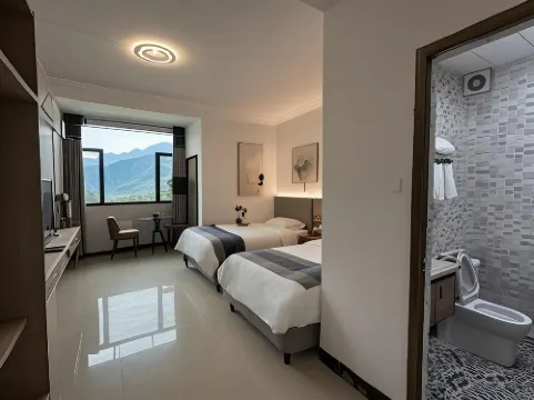 Bama Sea of Flowers Wellness Apartment (Bama Baimo Cave Scenic Area)