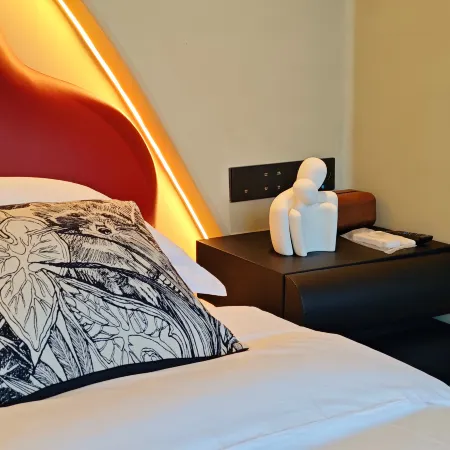 Dazzling·Yueqinhai Resort