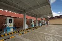 梅里拾柒·雪山酒店 - 停車場