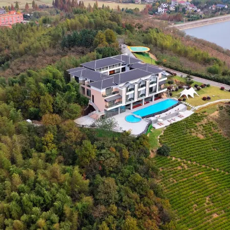 Guangde Swift Valley Luxury Resort