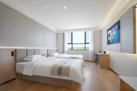 Yikeju Hotel (Yining City Railway Station) Отели рядом с достопримечательностью «Ili Normal University»