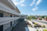 Yunyin Design | Panoramic Mountain View | Designer's Courtyard Luxury Boutique Hotel - Romantic