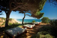PortoBay Falesia Hotel dekat Pine Cliffs Golf Course