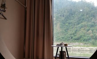 HongJiang District Paibang Chinese Inn