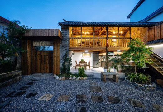 Jingju Reserve·loft Chonglou Zhensu Garden Courtyard