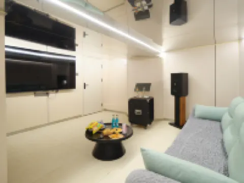 private soup holiday villa by the sea