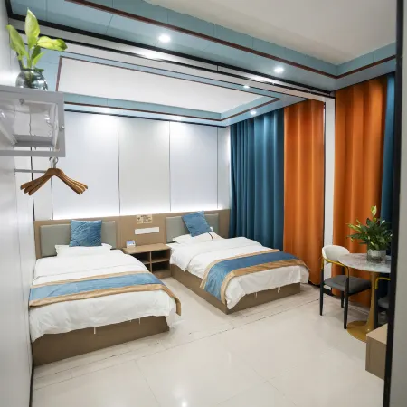 Wanglan Homestay Отели в г. Илян
