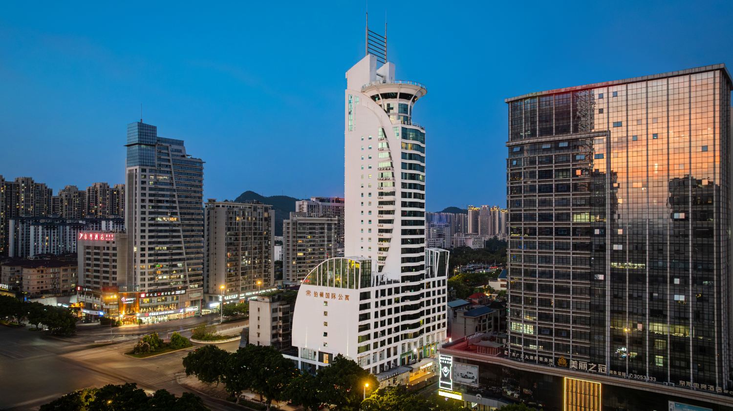 Poltton International Service Apartment(Liuzhou Yaobu Ancient Town Chengzhong Wanda Plaza Branch)