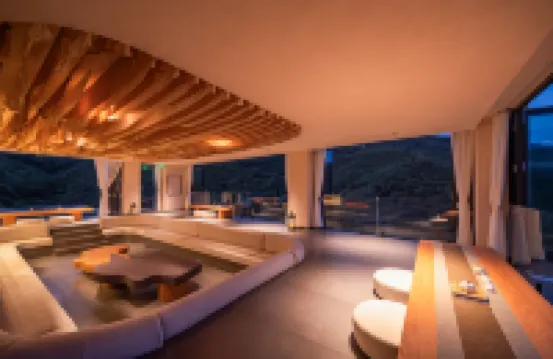 Yunman Starry Sky Cliff Panoramic Resort Hotel