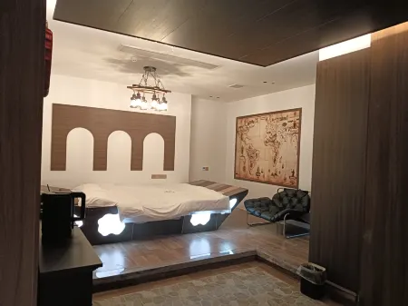 Man Yun Mi Ju Theme Hotel Отели рядом с достопримечательностью «Qiushou Uprising Xiushui Memorial Hall»