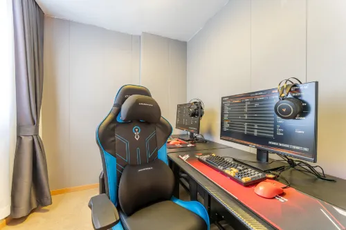 Jingyue Esports Hotel(Lishui Train Staion Yintai Shopping Centre)
