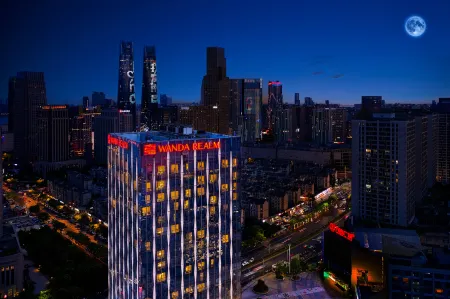 Wanda Realm Nanchang (Honggutan Wanda Plaza) Отели рядом с достопримечательностью «East China Institute of Technology Fenglin Campus»