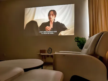 Movie Vibes 2BR4pax Creamy Zen Austin Regency