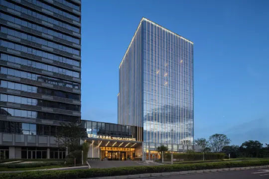 Wanda Moments Chengdu Отели рядом с достопримечательностью «Sancha Lake Scenic Area»