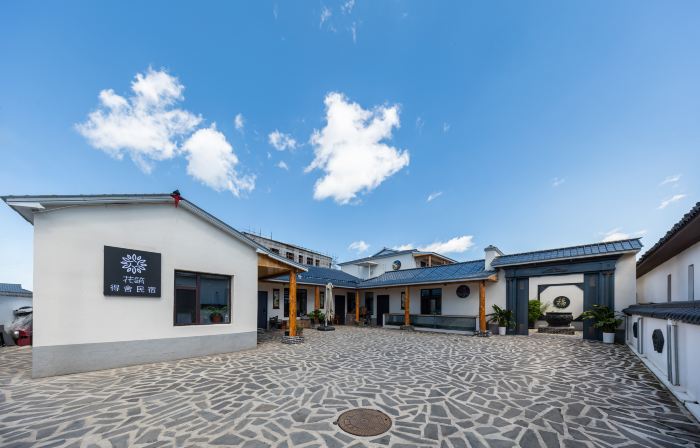 Floral&nbsp;Hotel·Lake Jingpo Deshe Hotel