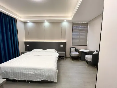 Hongtai Homestay (Lujiang Bus Station) Отели рядом с достопримечательностью «Tomb of Zhou Yu»