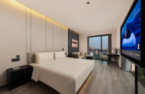 Atour Hotel (Chengdu East Railway Station, Huaishudian Metro Branch)