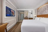 Vienna International Hotel (Huanglong Jiuzhai High-speed Railway Station Branch)