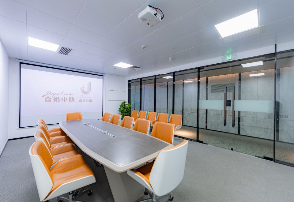 J 레지던스의 고급스러운 객실 내부