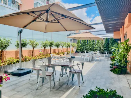 Dayin｜Serene Garden Hotel (Shanghai Hongqiao North Xinjing Metro Station) Отели рядом с достопримечательностью «Xinjing Park»