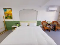 Huayi Select Hotel under Home Inn (Tourism Service Center of West Changbai Mountain)