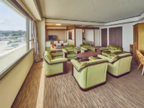 Mikazuki Sea-Park Hotel Katsuura فنادق في 