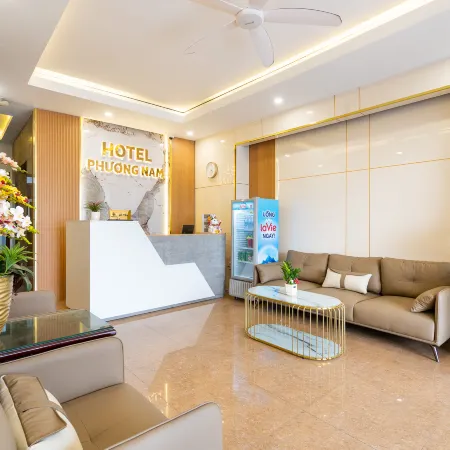 Phuong Nam Hotel Отели рядом с достопримечательностью «Гипермаркет Vincom Plaza Thu Duc»