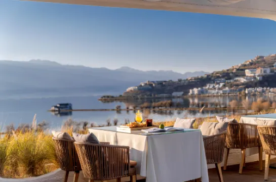 Lis Amman Holiday Villa Seaview Pool Estate Hotel (Erhai Airport Branch)