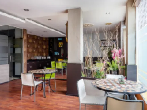 Tripletree Majestiq Hotel Hotels in Senapelan