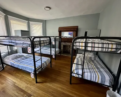 Wrigley Hostel - Chicago Hotels near Lakeview