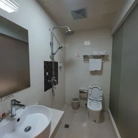 Luzhou Meicheng Hotel (Hefei Fuyang North Road Luyang Data Industrial Park)