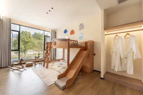 Anji Lanli • Bamboo Forest • Mountain Stream Homestay (Zhangli Ancient Trail Branch)