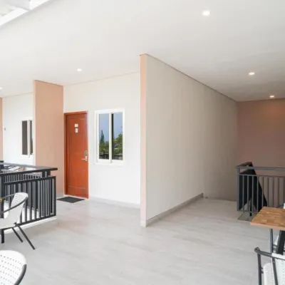 Urbanview Hotel Bubusini Batu by RedDoorz Hotels near Angkut Museum