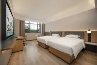 Echarm Hotel (Maoming Xinyi Convention Center Douzhouli Cultural and Creative Street) - 4-Star