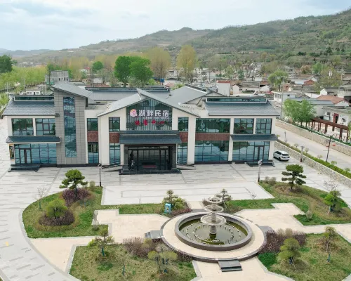 Lakefront Homestay Hotels in Xihe