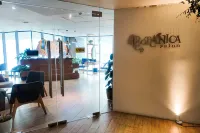 Brittany Hotel BGC - Spa
