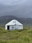 Sayram Lake's Muye Starry Sky Campground - pemandangan pegunungan