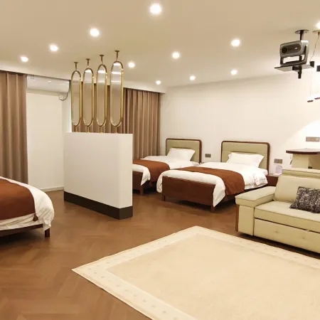 Ergun Hongguo Courtyard Boutique Homestay