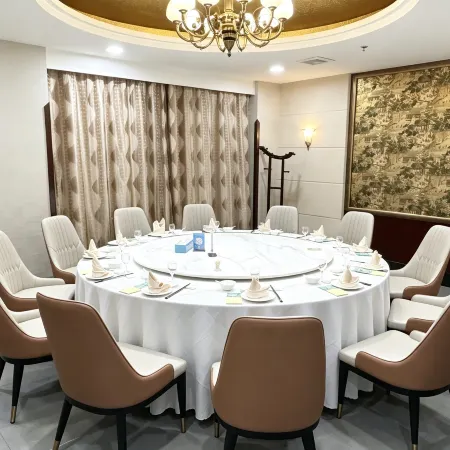 Fenghua International Hotel