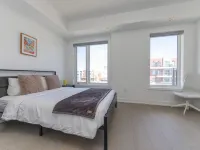 Downsview Park Luxury Townhome new Yorkdale Transit Hotels near Downsview Metro Station