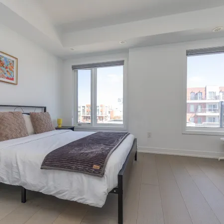 Downsview Park Luxury Townhome new Yorkdale Transit