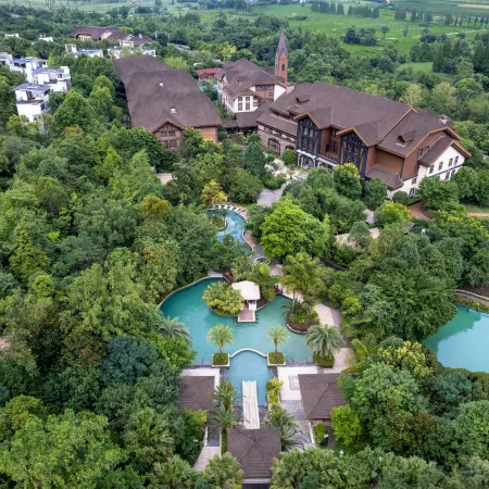 Lutang Hot Spring Resort Hotéis em Mianzhu