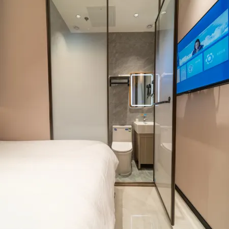 Huayu Riverside Hotel (Beijing Gaomidian North Subway Station Peking University Hospital Branch)
