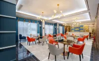 Echarm Hotel (Hengyang Zhengxiang Yangguang Meicheng) - Pools